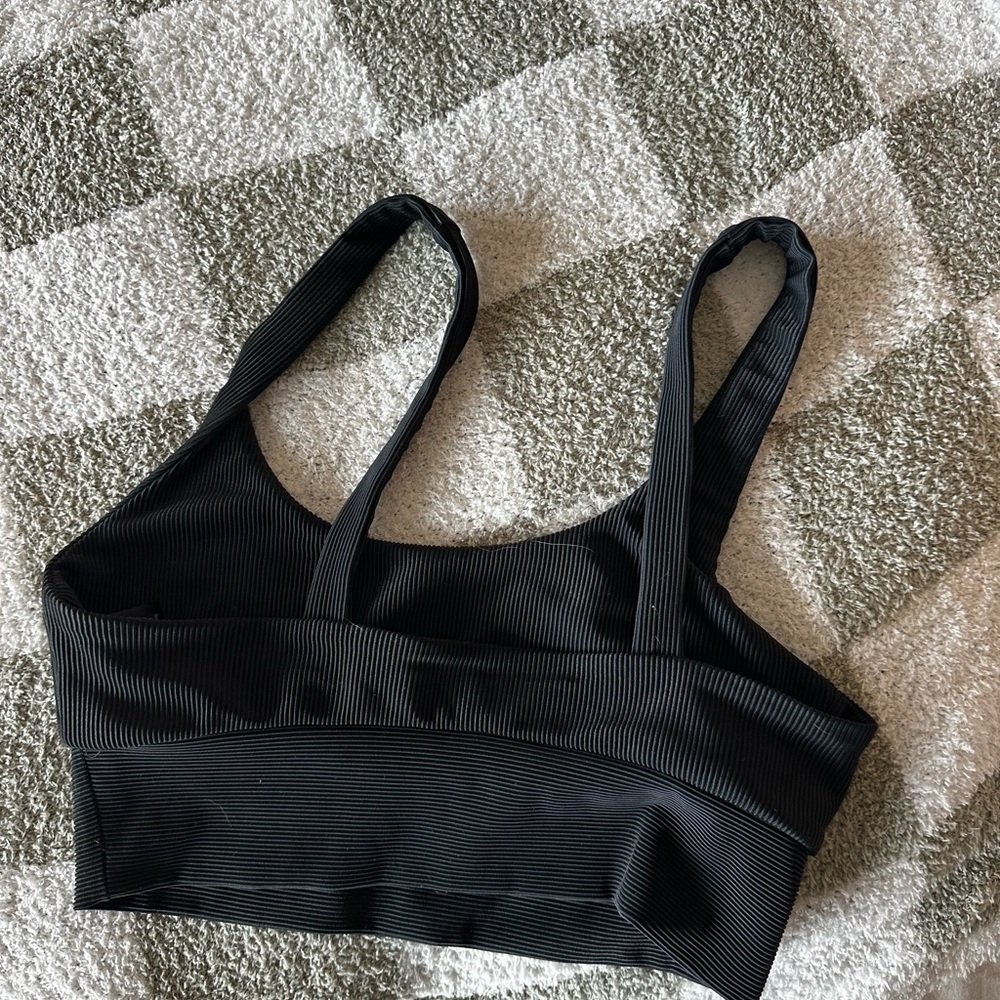 Beach Riot Leah Black Ribbed Sports Bra - Picture 3 of 4